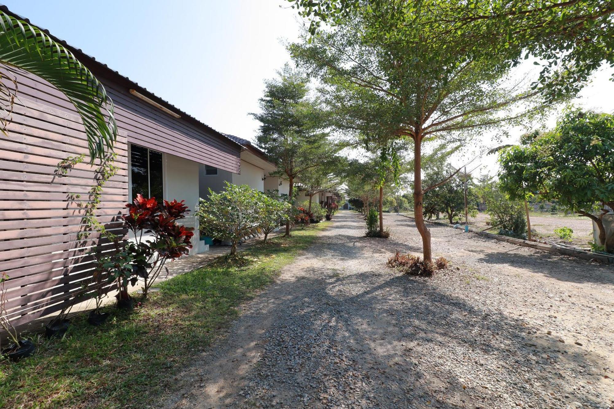 Oyo 553 Kongsup Resort Lamphun Exteriör bild